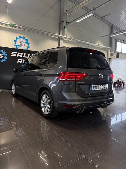 Volkswagen Touran 9 of 30