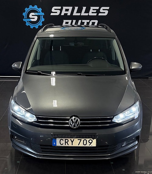 Volkswagen Touran 3 of 30
