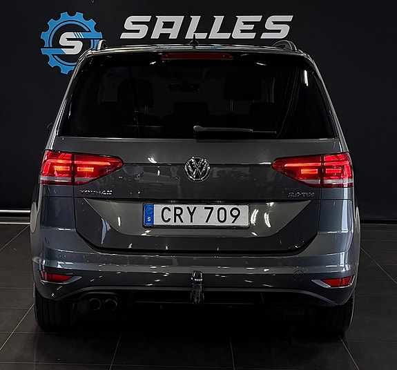 Volkswagen Touran 8 of 30