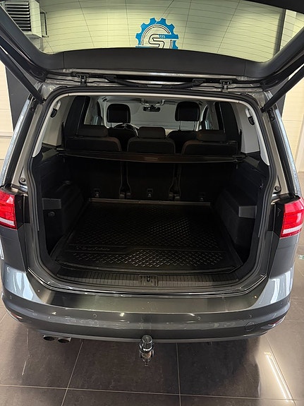 Volkswagen Touran 13 of 30