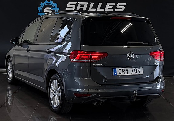 Volkswagen Touran 7 of 30