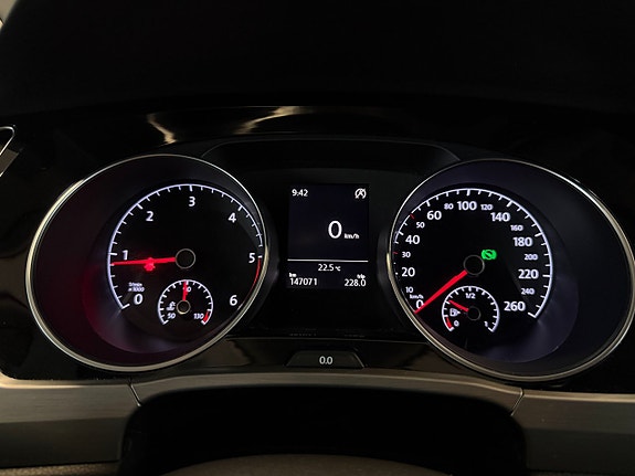 Volkswagen Touran 30 of 30