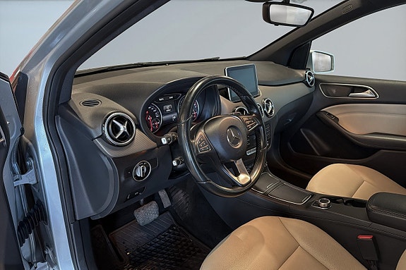 Mercedes-Benz B200 10 of 17
