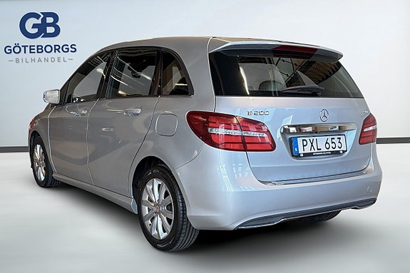 Mercedes-Benz B200 4 of 17