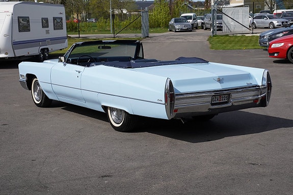 Cadillac Deville 6 of 27