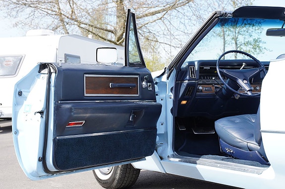 Cadillac Deville 11 of 27