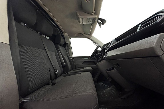 Volkswagen e-Transporter 13 of 26