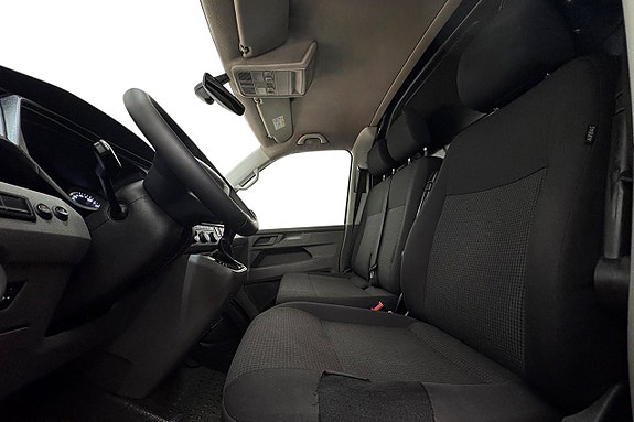 Volkswagen e-Transporter 11 of 26