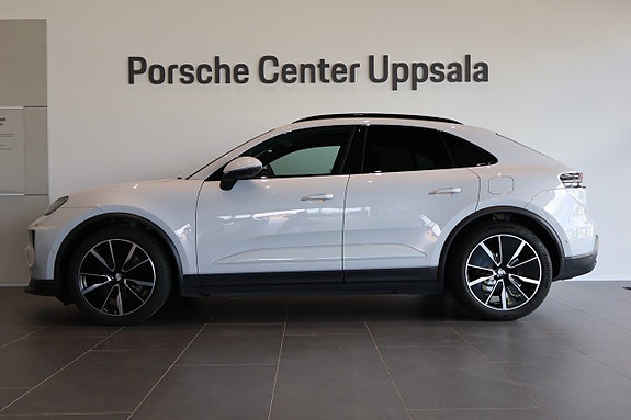 Porsche Macan 4 2 of 9