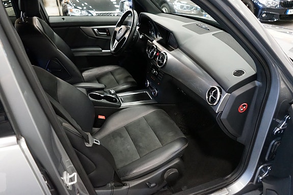 Mercedes-Benz GLK220 7 of 18