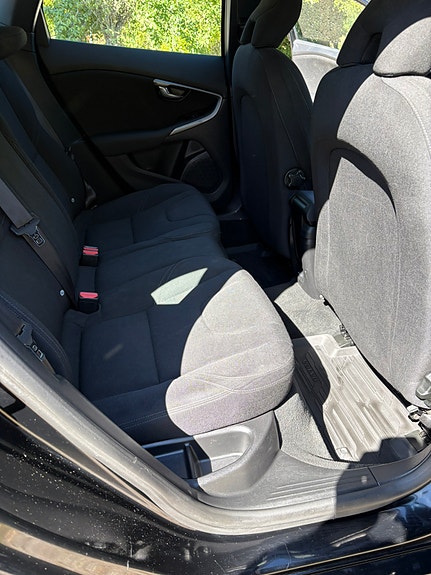 Volvo V40 6 of 9