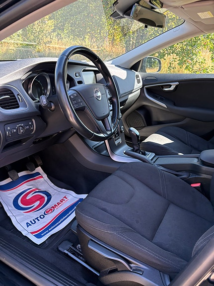 Volvo V40 5 of 9