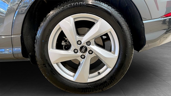 Audi Q3 6 of 14