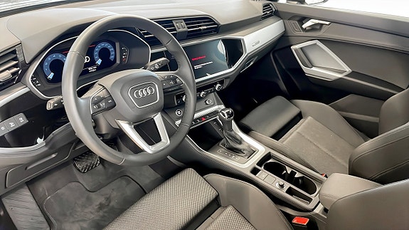 Audi Q3 7 of 14