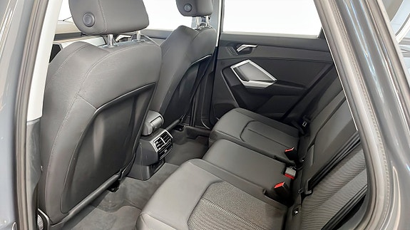Audi Q3 12 of 14