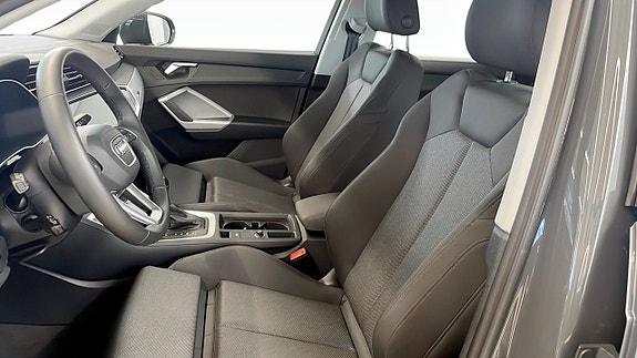Audi Q3 8 of 14