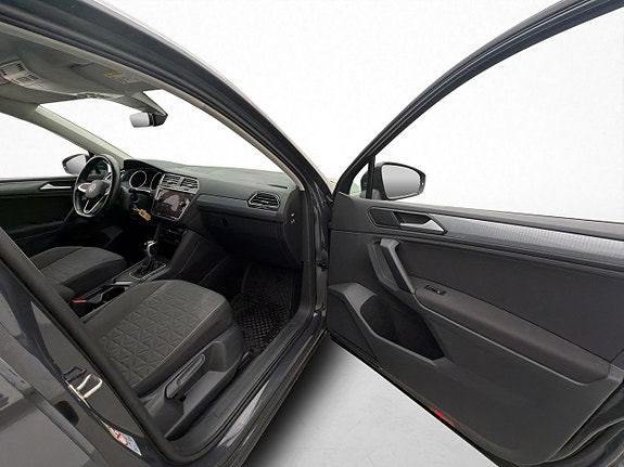 Volkswagen Tiguan 12 of 27