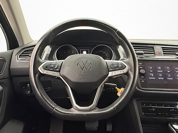 Volkswagen Tiguan 10 of 27