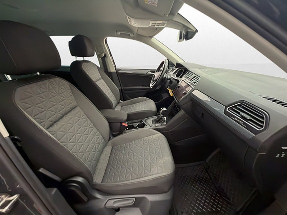 Volkswagen Tiguan 11 of 27