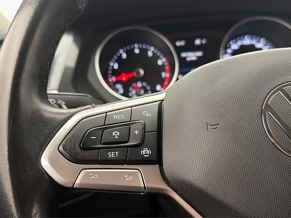 Volkswagen Tiguan 16 of 27