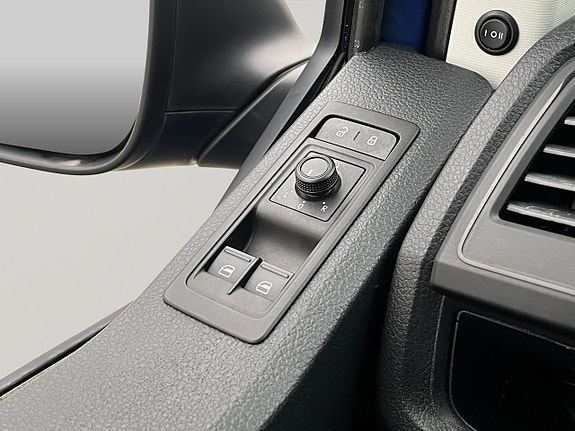 Volkswagen Transporter 21 of 30