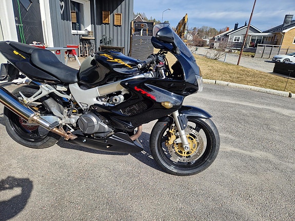 Honda VTR1000F 3 of 5