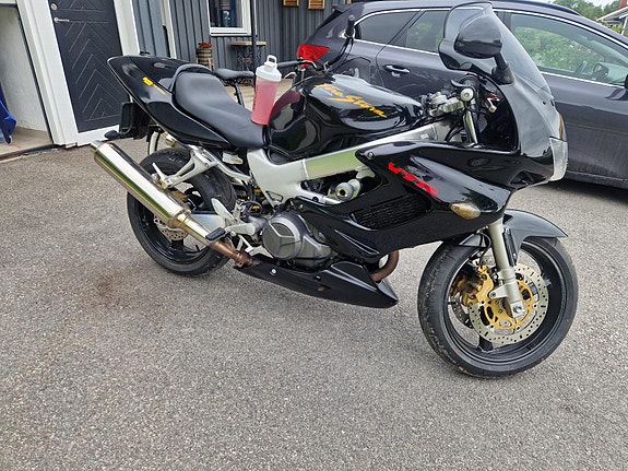 Honda VTR1000F 4 of 5