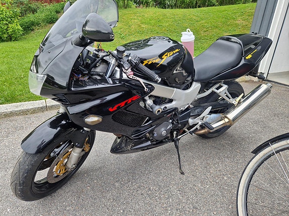 Honda VTR1000F 2 of 5