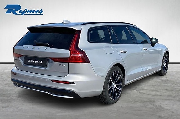 Volvo V60 2 of 19