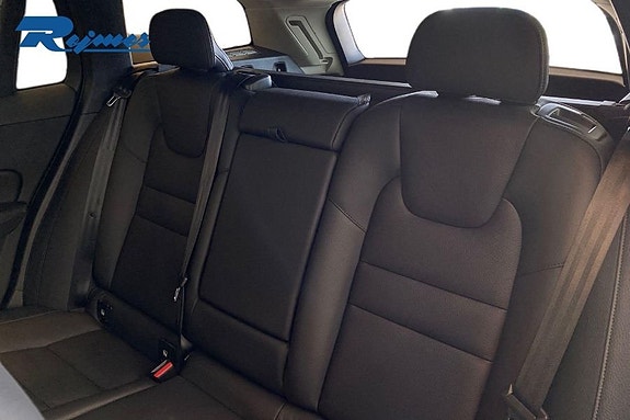 Volvo V60 13 of 19