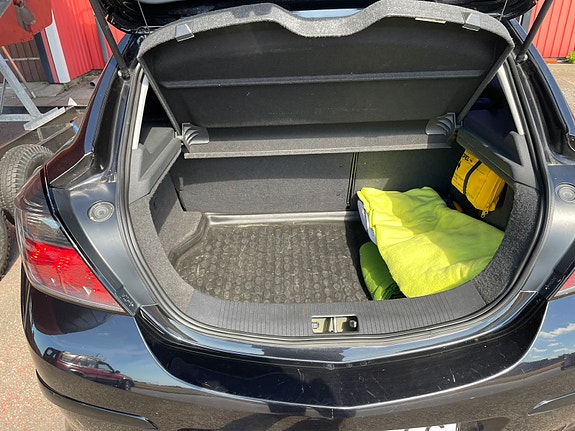 Opel Astra 8 of 17