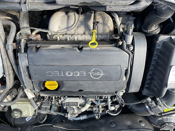 Opel Astra 12 of 17