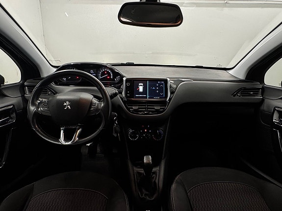 Peugeot 208 11 of 17