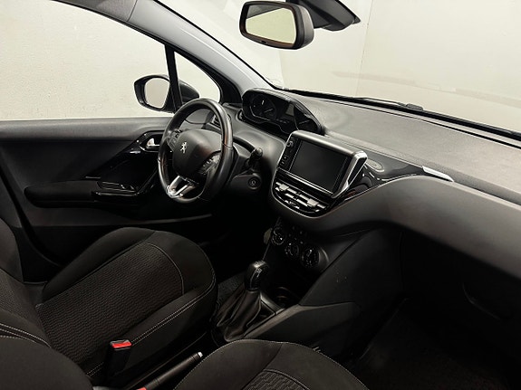 Peugeot 208 6 of 17