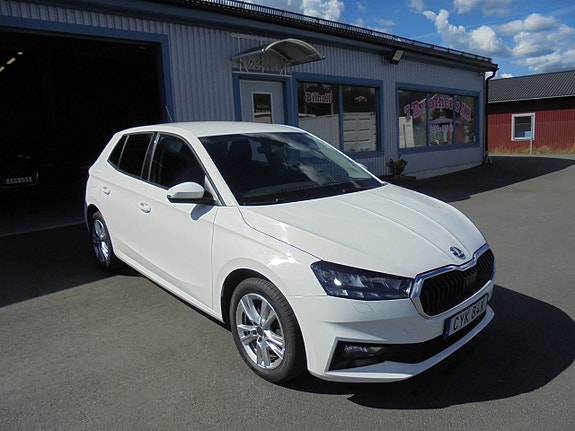 Skoda Fabia 2 of 14