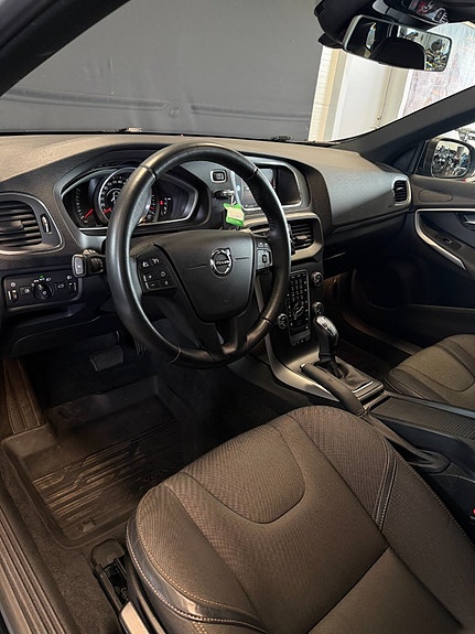 Volvo V40 Cross Country 15 of 30