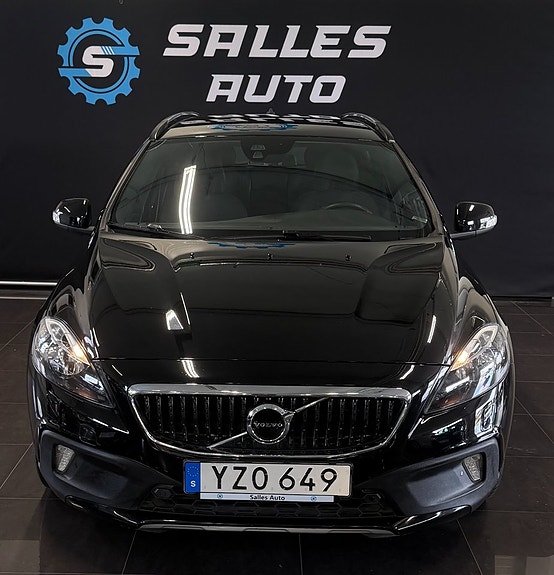 Volvo V40 Cross Country 3 of 30
