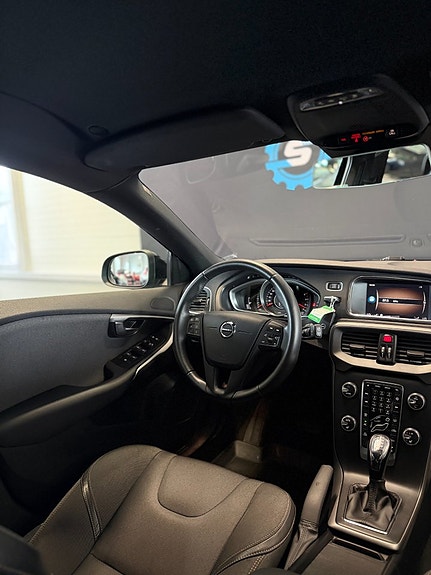 Volvo V40 Cross Country 19 of 30