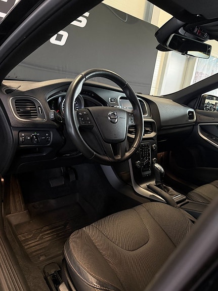 Volvo V40 Cross Country 16 of 30