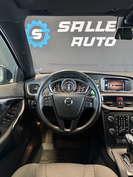 Volvo V40 Cross Country 18 of 30