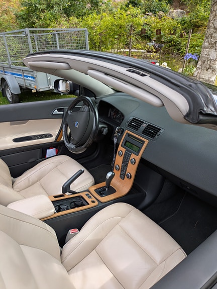 Volvo C70 2 of 4