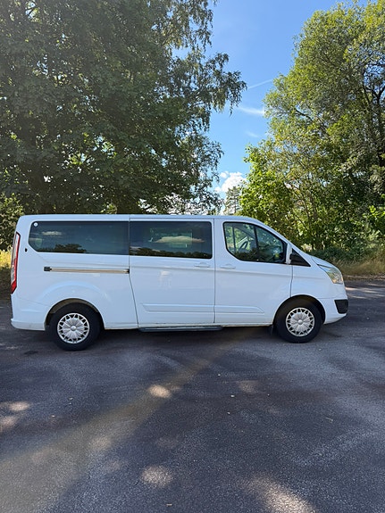 Ford Tourneo Custom 5 of 23
