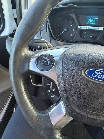 Ford Tourneo Custom 21 of 23