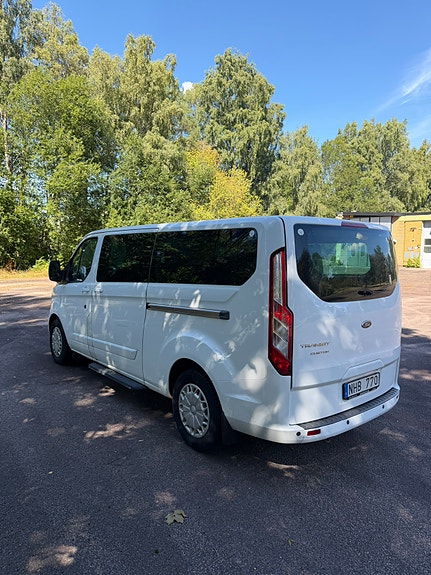 Ford Tourneo Custom 6 of 23