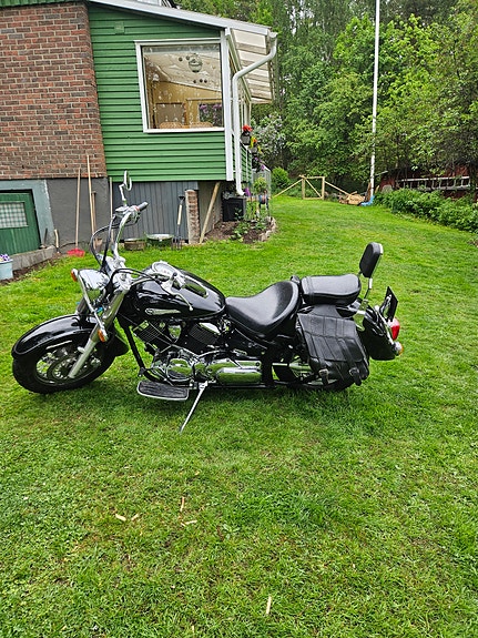 Yamaha XVS1100A 3 of 6