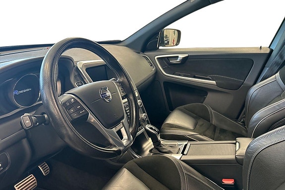 Volvo XC60 10 of 29