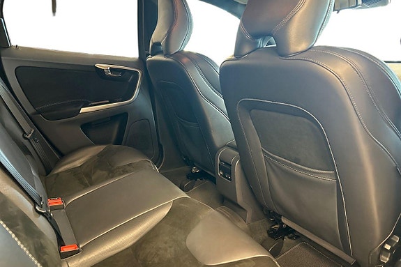 Volvo XC60 11 of 29