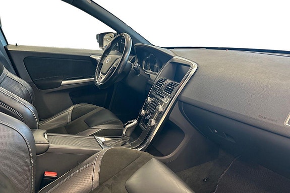 Volvo XC60 9 of 29