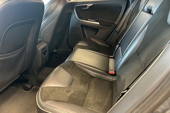 Volvo XC60 12 of 29