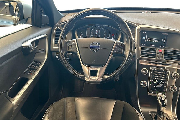 Volvo XC60 14 of 29